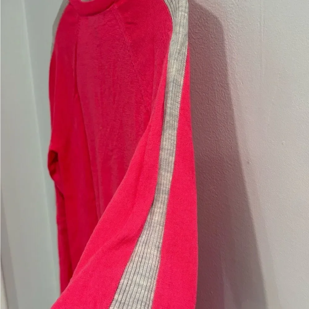 Banana Republic Merino Bright Pink V-Neck Sweater Grey Side Arm Accents - Picture 14 of 14